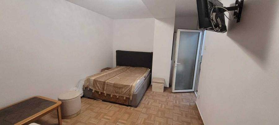 Garsonieră decomandată în Central