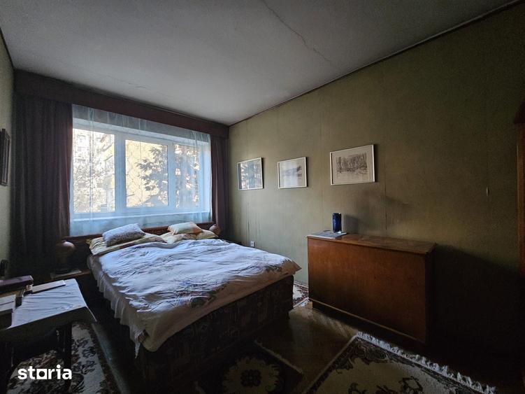 Apartament cu 4 camere în Piața Centrală