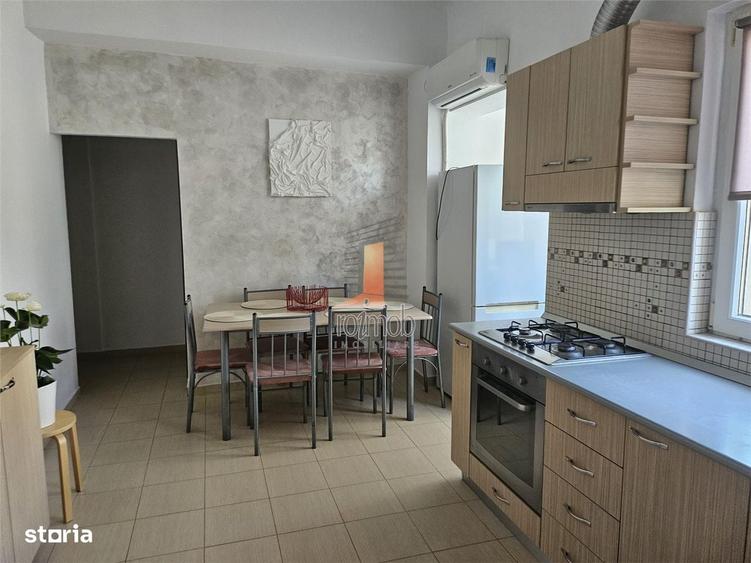Apartament cu 2 camere decomandat în Polonă
