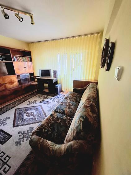 Apartament cu 4 camere decomandat, mobilat în Ultracentral