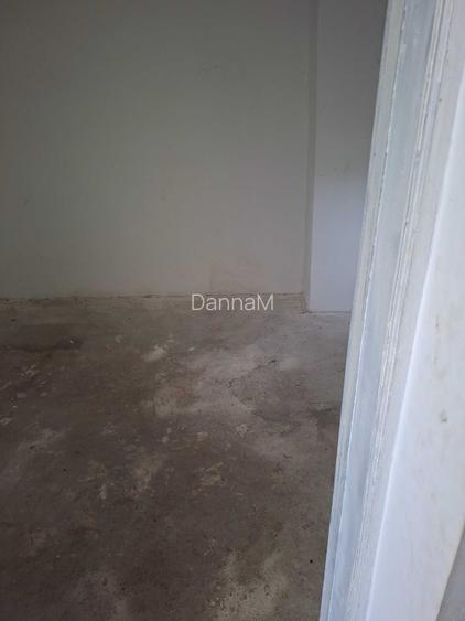 House to rent with huge yard to park motors