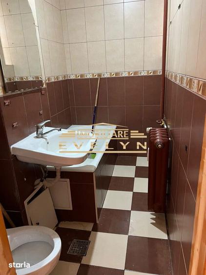 Casă cu 3 camere decomandat cu Teren 460 Mp în Central