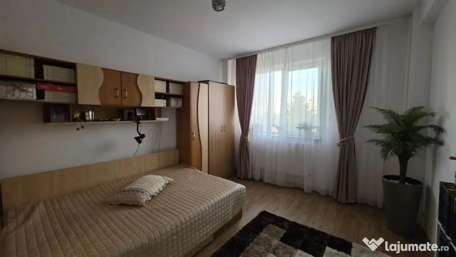 Apartament cu 3 camere decomandat în Ultracentral