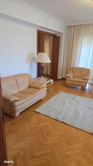 Apartament cu 3 camere în Primăverii