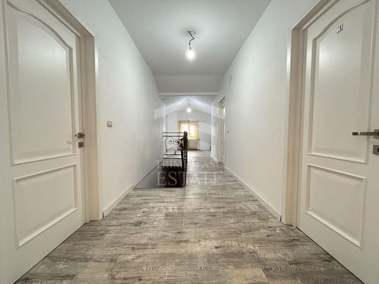 Casă cu 5 camere cu Teren 538 Mp în Pecineaga