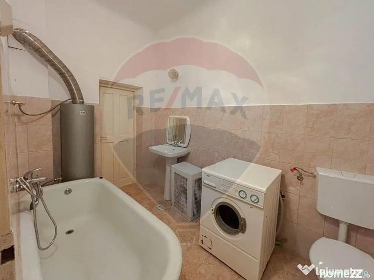 Casă cu 5 camere cu Teren 446 Mp în Ultracentral