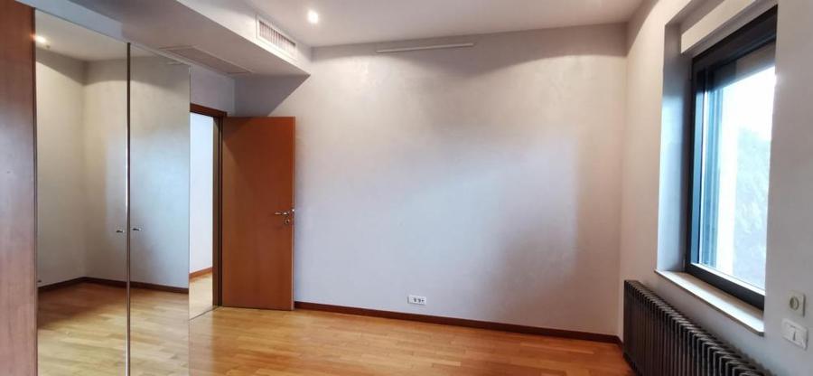 Apartament cu 4 camere în Dorobanți