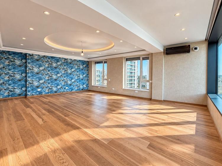 Apartament cu 4 camere decomandat în Barbu Văcărescu