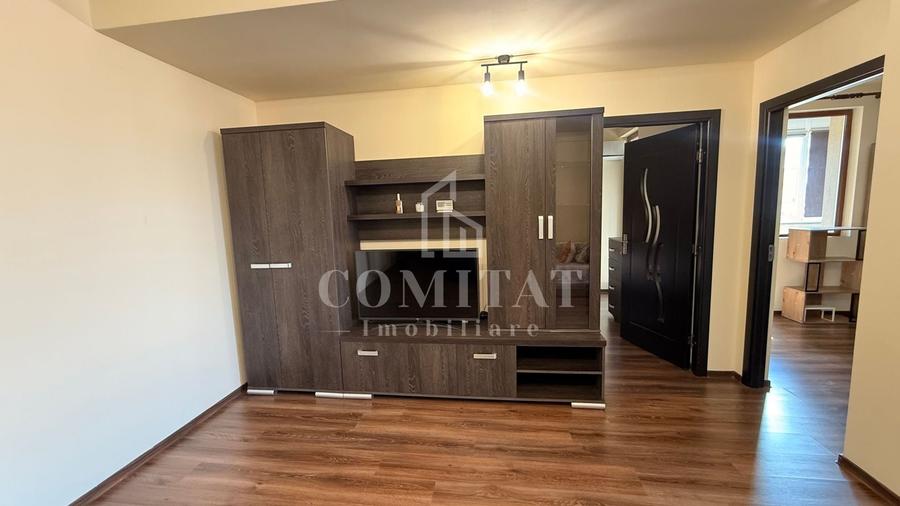 Apartament cu 3 camere semidecomandat, mobilat în Florești