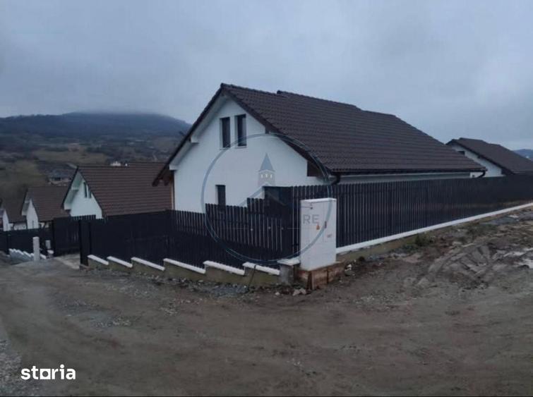 Casă cu 3 camere cu Teren 500 Mp în Central