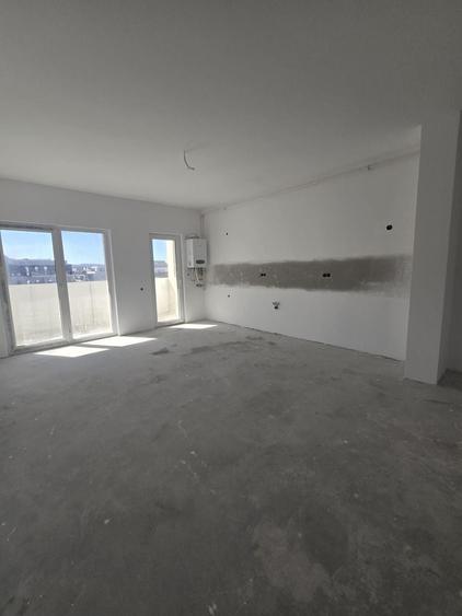 Apartament cu 2 camere semidecomandat în Florești