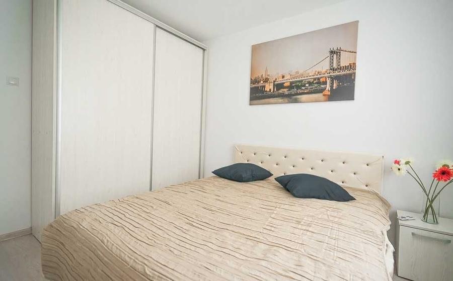 Apartament cu 3 camere semidecomandat în Iancului