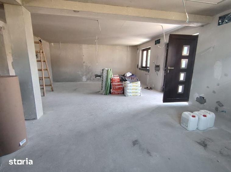 Casă cu 6 camere cu Teren 500 Mp în Central