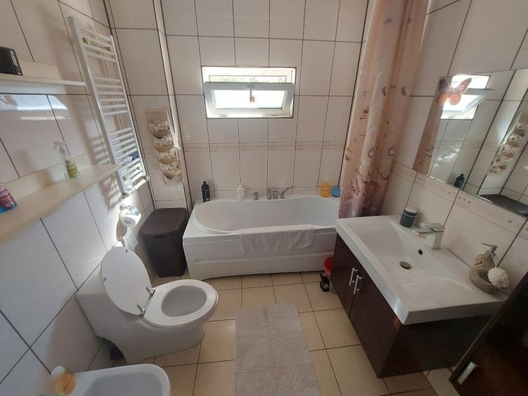 Casă individuală cu 3 camere cu Canalizare în Micro 14