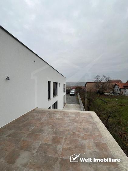 Casă individuală cu 5 camere cu Canalizare în Someșeni