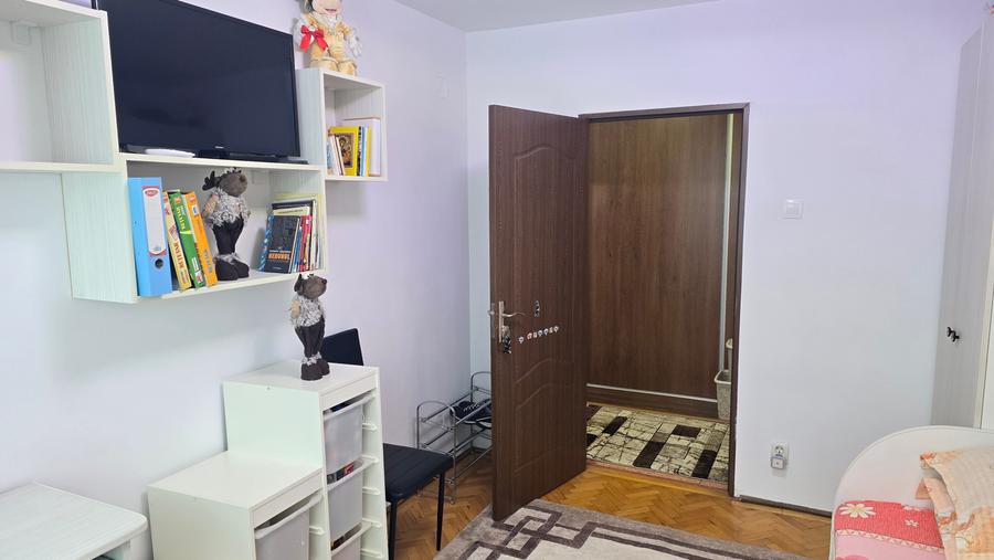 Apartament cu 3 camere decomandat în Gării