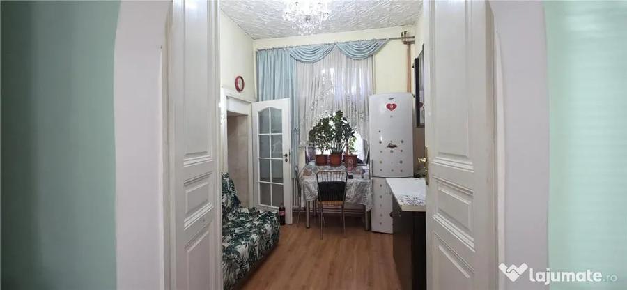 Apartament cu 4 camere decomandat în Fabric