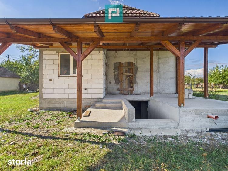 Casă cu 5 camere cu Teren 1260 Mp în Central