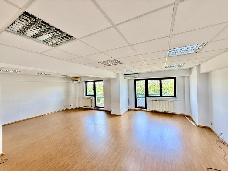 Apartament cu 4 camere decomandat în P-ța Unirii