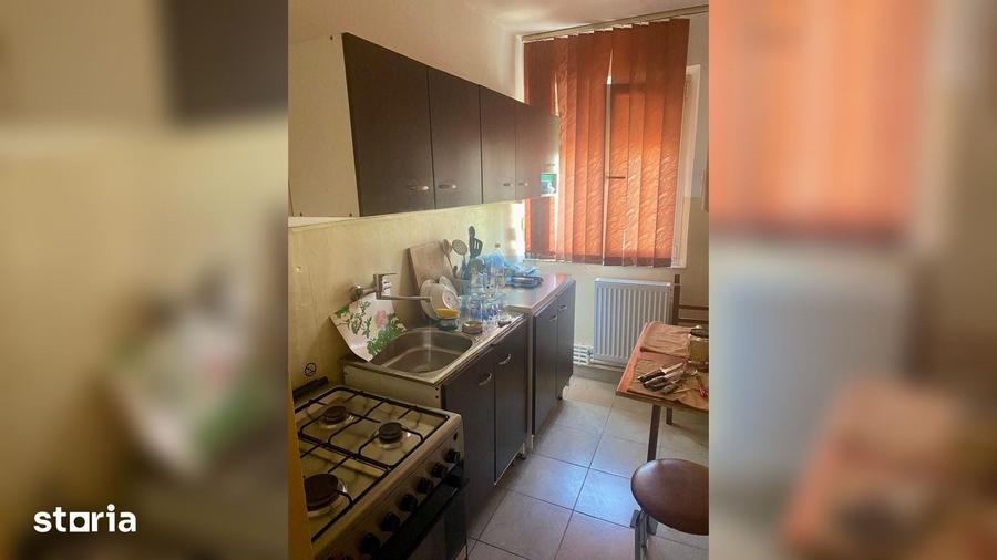 Apartament cu 3 camere semidecomandat în Central