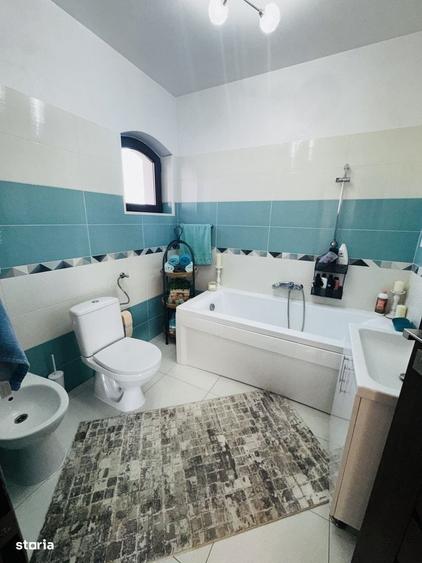 Casă cu 4 camere cu Teren 600 Mp în Central
