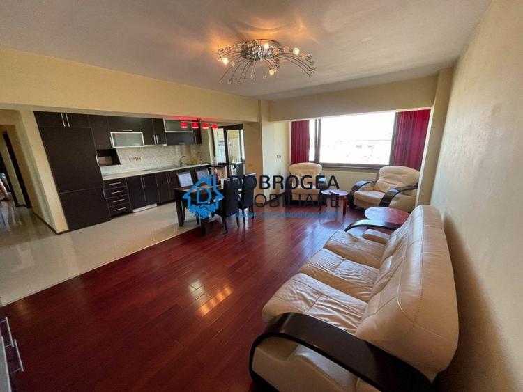 Apartament cu 3 camere decomandat, mobilat în Central