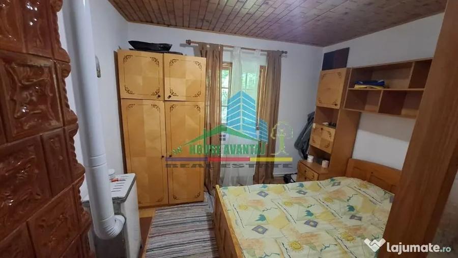 Casă cu 5 camere cu Teren 4070 Mp în Soveja