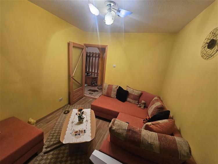 Apartament cu 3 camere decomandat, mobilat în Micro IV