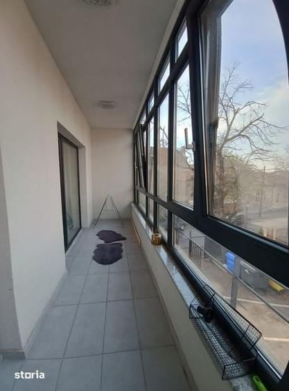 Apartament cu 3 camere decomandat în Breasta