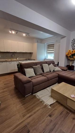 Apartament cu 2 camere decomandat, mobilat în Tomis Plus