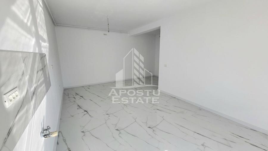 Apartament cu 3 camere decomandat în Dumbrăvița
