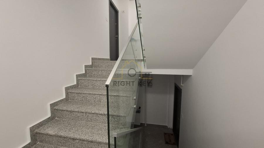 Apartament cu 3 camere decomandat în Băneasa