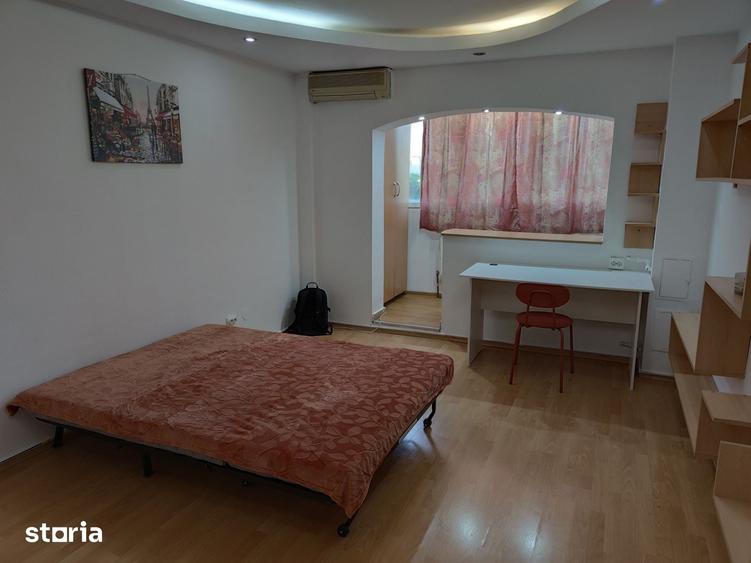 Garsoniera moderna Titan Diham bd. Basarabia bloc mixt 1980 - 6