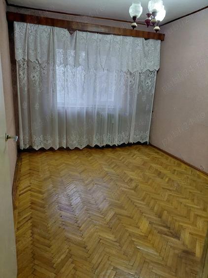 Apartament cu 3 camere decomandat în Traian