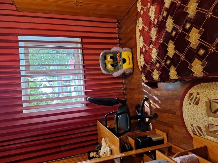 Apartament cu 3 camere decomandat în Roznov