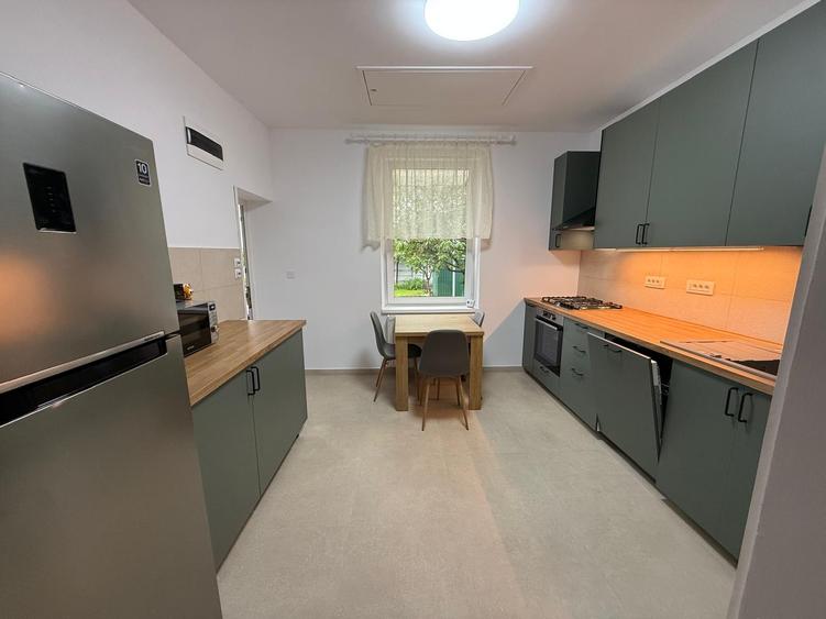 Casă cu 2 camere cu Teren 421 Mp în Centrul Civic