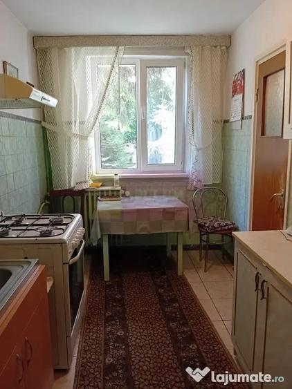 Apartament cu 4 camere decomandat în Brâncoveanu