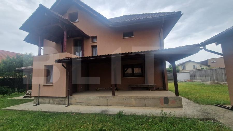 Casă individuală cu 4 camere cu Garaj în Tărlungeni