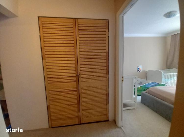 Apartament cu 3 camere decomandat în Central — fotografia 1