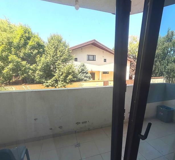 Apartament cu 3 camere decomandat, mobilat în Sisești