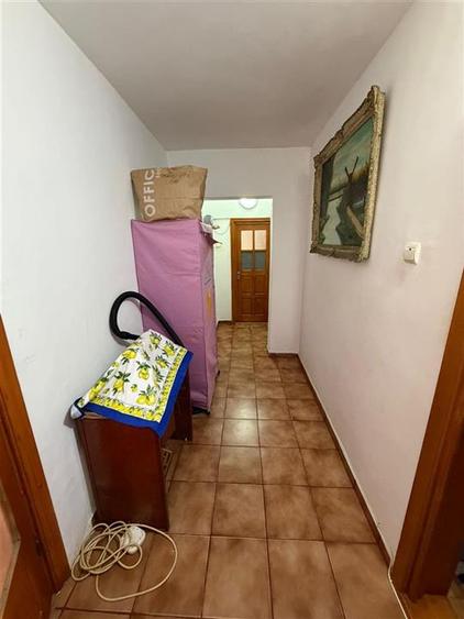 Apartament cu 3 camere decomandat, mobilat în Sud