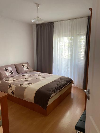 Apartament cu 4 camere decomandat în Rogerius
