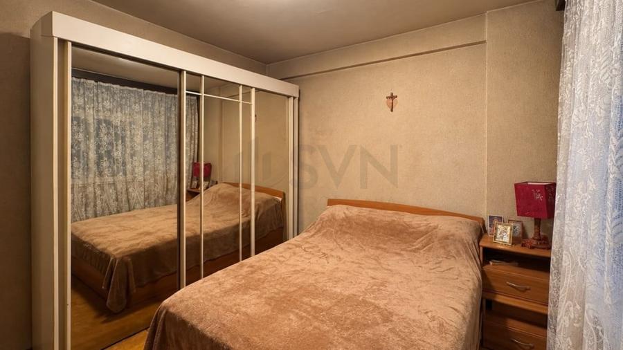 Apartament cu 3 camere decomandat în Lacul Tei