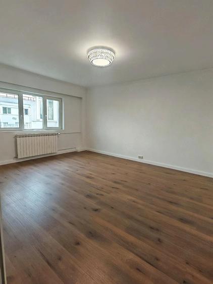 Apartament cu 4 camere decomandat în Centrul Civic