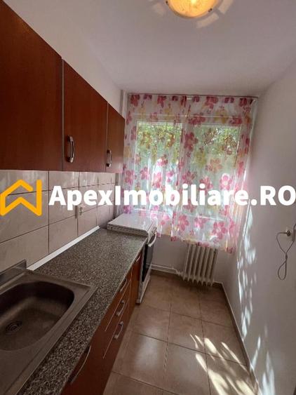 Garsonieră decomandată, mobilată în Berceni