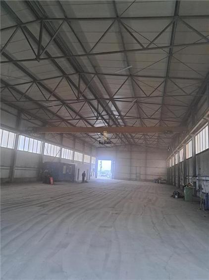 Spațiu industrial, de 1,300 mp, în Cristești