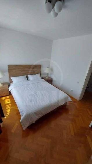 Apartament cu 4 camere semidecomandat în Europa