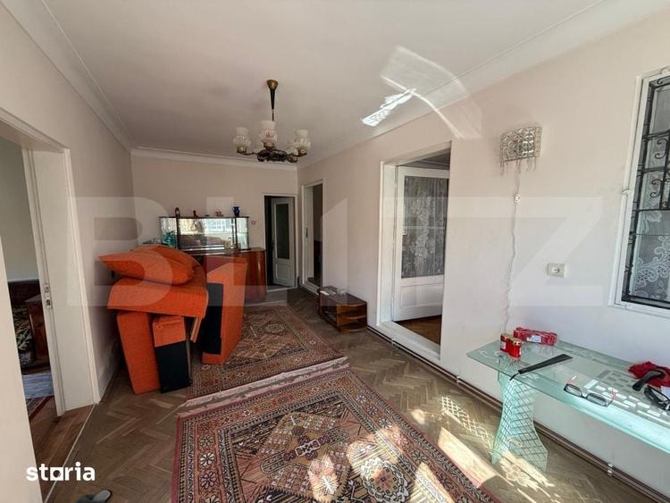 Casă cu 3 camere cu Teren 2800 Mp în Central