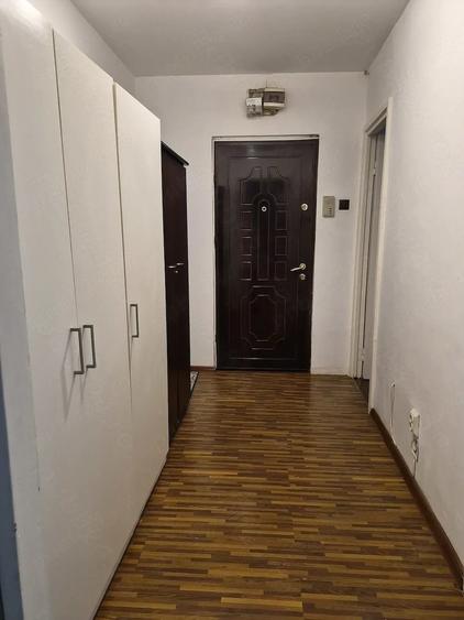 Garsonieră decomandată în Brâncoveanu