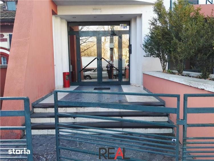 Spațiu comercial, de 48 mp, în Muncii